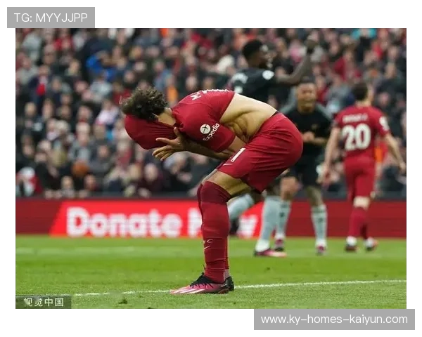 萨拉赫脚后跟妙射，全场沸腾